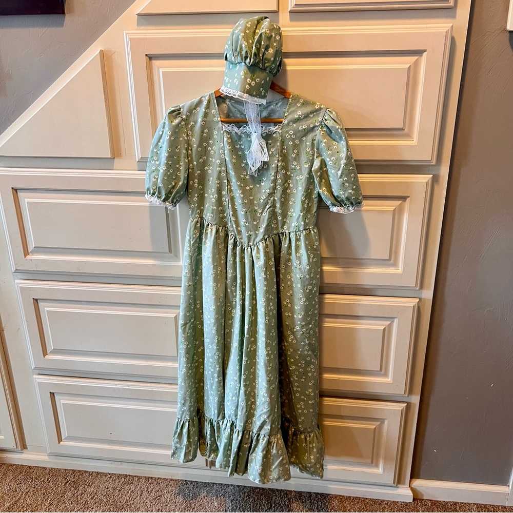 Green Floral Prairie Dress with Matching Bonnet